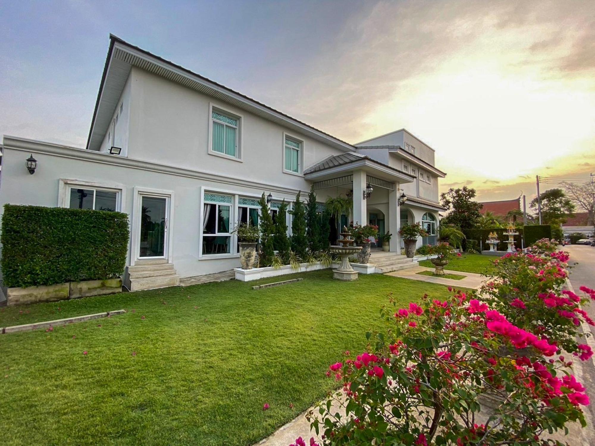 Villa Amphawa Exterior photo